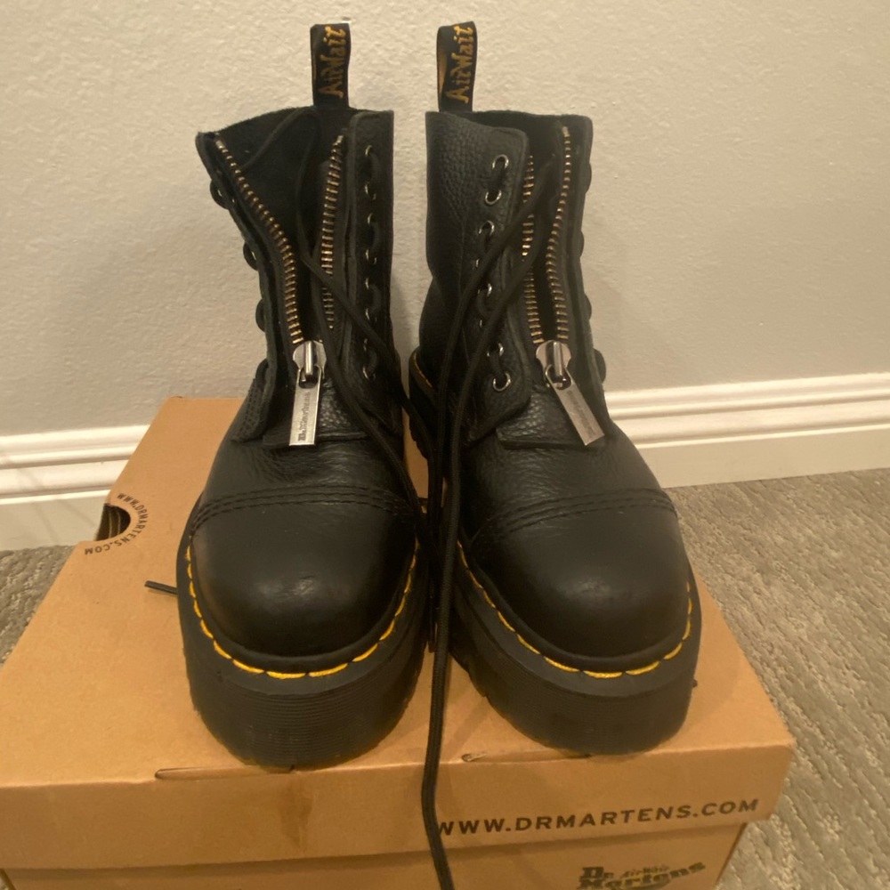 SINCLAIR JADON DR MARTENS BOOTS